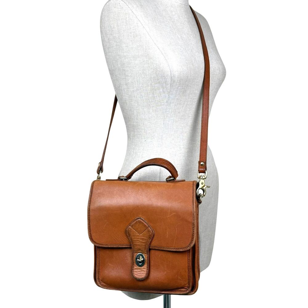 Vintage Georgetown Leather Design Crossbody Bag Tan Brown Leather Satchel 90s